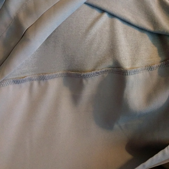 ANN TAYLOR LOFT SLEEVESS WITH PLEATED HEM TOP - Picture 6 of 6